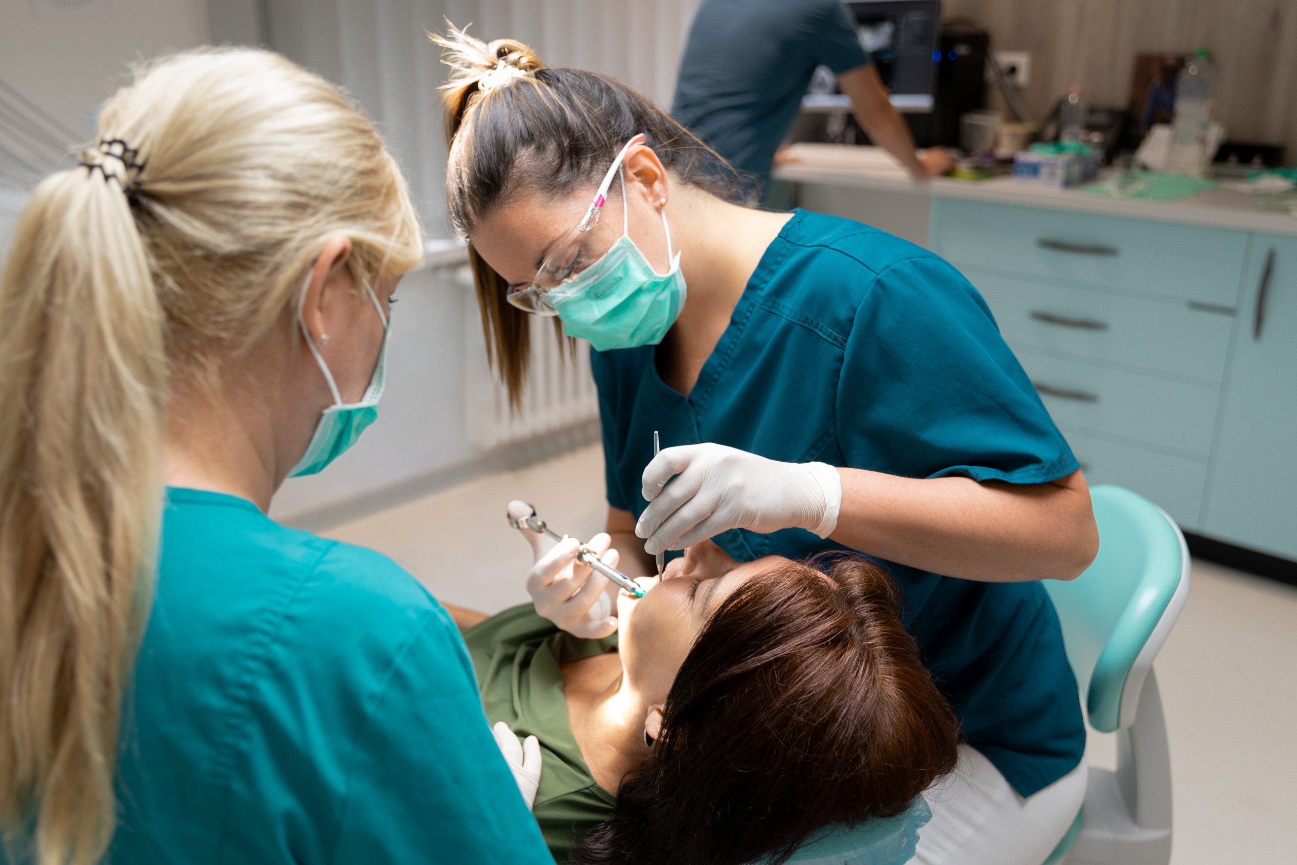 Szájsebész kollégát keresünk!